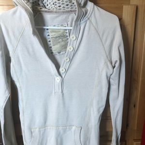 Women’s small aeropastle sweaters